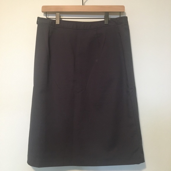 Final Markdown ~ Dark Gray Skirt with Tulip Graphic Print, Size 6 - Picture 2 of 5